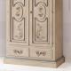 Anteprima foto (3/6) armadio in legno 2 porte 2 cassetti color crema laccato e decorato filo azzurro per arredamenti in stile