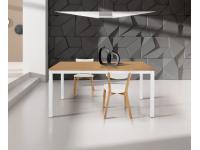 Foto tavolo rovere con struttura in metallo