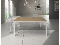 Foto tavolo provenzale shabby chic piano in rovere nodato con struttura in metallo color bianco