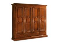 Foto armadio 4 ante per arredamenti in stile classico con ante con medaglione intagliato