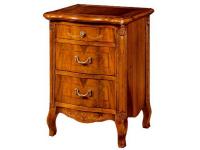 Foto comodino 3 cassetti in legno sagomato per arredamenti in stile classico arte povera