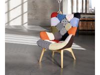 Foto poltrona con tessuto patchwork con braccioli per arredamenti in stile moderno