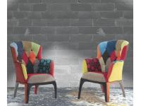 Foto poltrona con braccioli imbottita tessuto patchwork