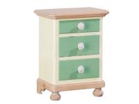 Foto comodino in legno con 3 cassetti.