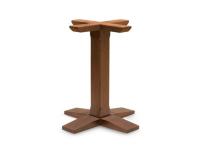 Foto basamenti tavoli in legno in stile rustico medioevale arredamento pub birreria osteria trattoria