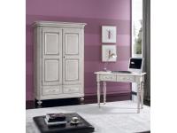 Foto armadio in legno 2 ante 2 cassetti decorato