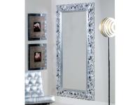 Foto specchiera rettangolare in finitura foglia argento per arredi in stile contemporaneo