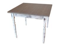 Foto tavoli ristorante bar pizzeria consumati in legno in stile shabby chic vintage provenzale