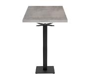 Foto tavoli piacenza per arredo snack bar ristorante osteria con base ghisa centrale e piano grigio cemento