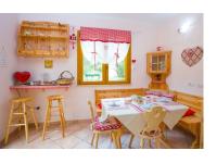 Foto mobili rustici country provenzali per arredamenti tirolesi per casa taverne baite chalet