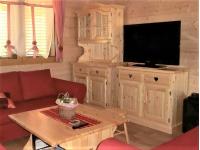 Foto soggiorni taverne cucine in legno massello di pino per arredamenti rustici country provenzali