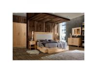 Foto camera matrimoniale in abete massello stile moderno