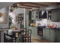 Foto cucina in legno massello di pino in color verde per arredamenti in stile rustico country