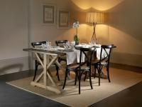 Foto composizione soggiorno in legno vecchio, colorato.