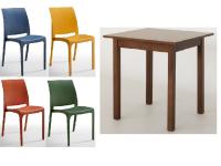Foto set livorno arredamento bar ristorante tavoli 4 gambe color noce con sedie polipropilene colorate impilabili